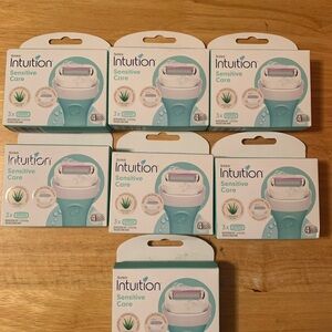 7 Boxes Schick Intuition Sensitive Care 21 Refills Total 4 Blades